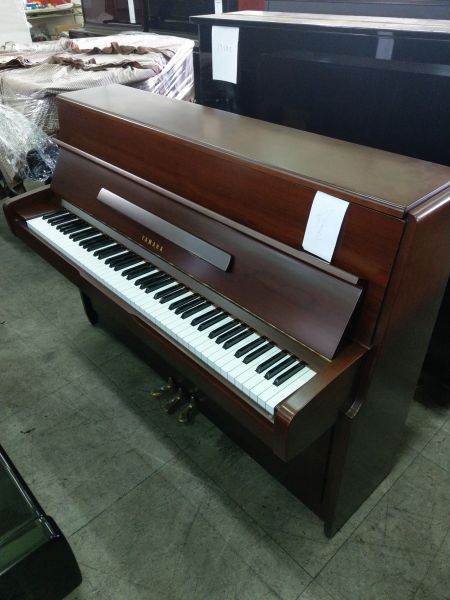 Yamaha m1二手鋼琴 0980494792 黃先生