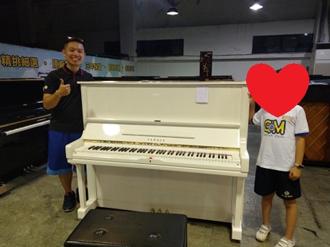 兩台白色YAMAHA 二手鋼琴秒殺，感謝願意給予小弟服務機會的顧客!