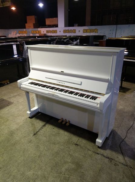 客製化YAMAHA白色鋼琴，用最高工藝做出您想要的商品!