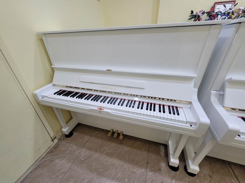  YAMAHA白色鋼琴 59800元 YAMAHA U3 二手鋼琴 珍珠白魅力，由您來演繹 