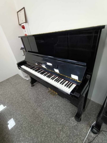 2003年 KAWAI KU-30 只要48800 內外已清潔整理 用少少的錢買到中高階 二手鋼琴