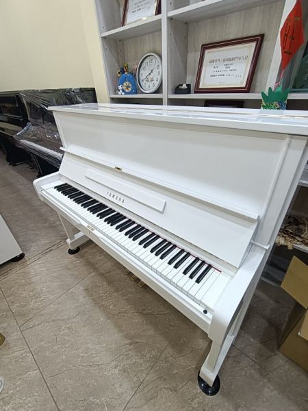 白色鋼琴夢幻價出售 台灣YAMAHA U1 49900 中壢中古鋼琴黃先生 0980494792 二手鋼琴回收買賣歡迎洽詢