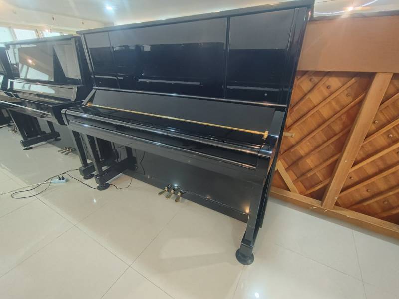 不到8萬 約12年左右的YAMAHA U3 鋼琴哪裡找?? 近8-...