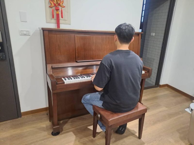  線上直接匯訂買 二手鋼琴，您不孤單，買鋼琴不一定要到現場，外縣市顧客也能安心選購，中古鋼琴 線上購 