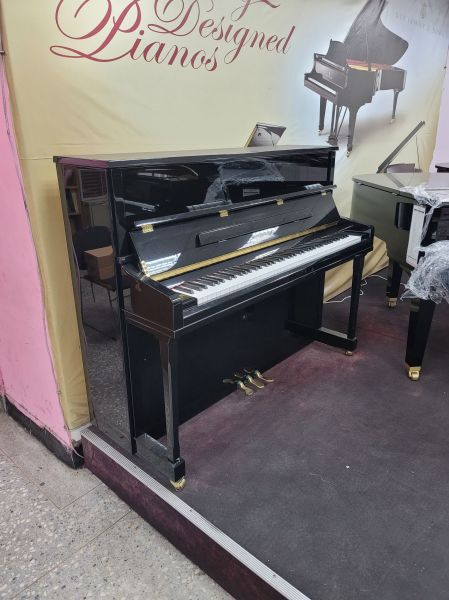 珠江鋼琴展示機便宜出清，買到賺到，非中古鋼琴、二手鋼琴