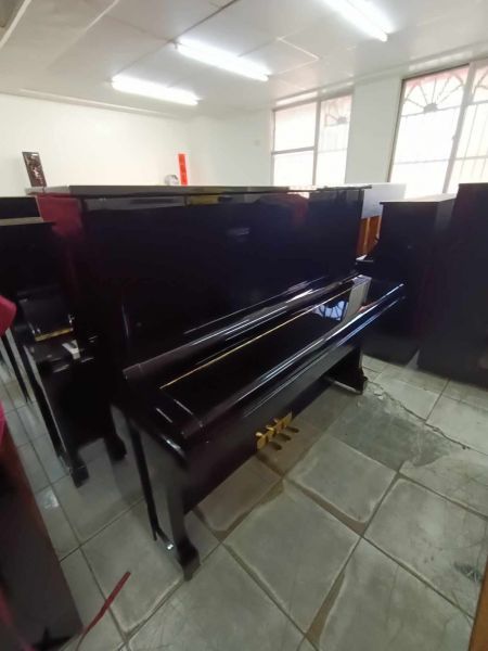  2002年 KU-30 只要46800 內外已清潔整理 用少少的錢買到中高階 KAWAI  二手鋼琴 