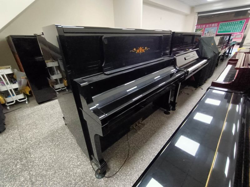 只要49900元 紀念款KU-80 KAWAI 中古鋼琴 鑲花豪華款式